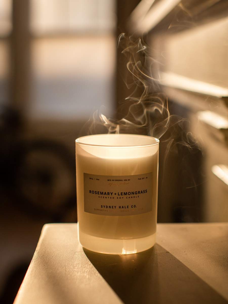Rosemary + Lemongrass Candle - Thumbnail 3